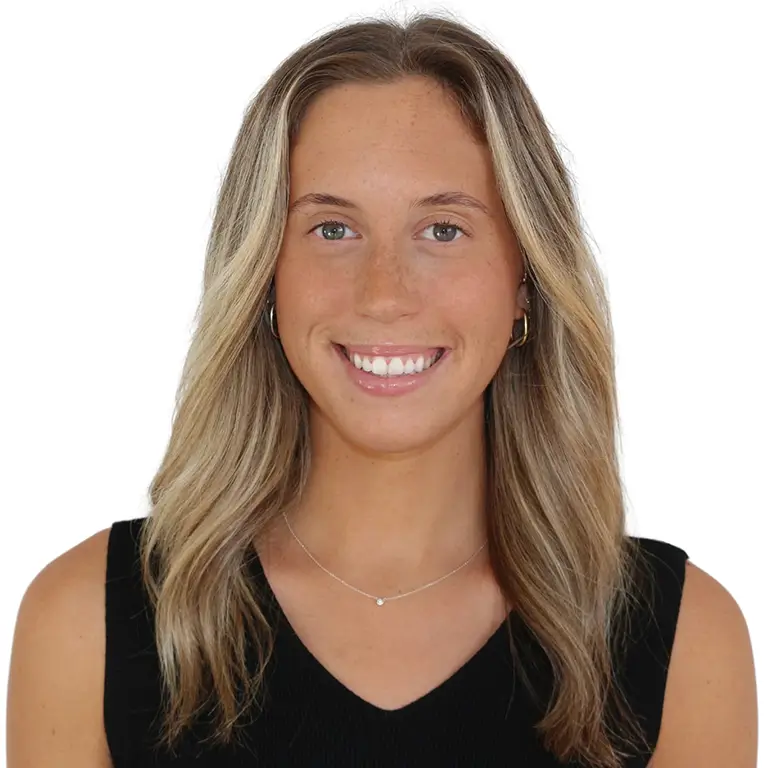 Tara-Headshot
